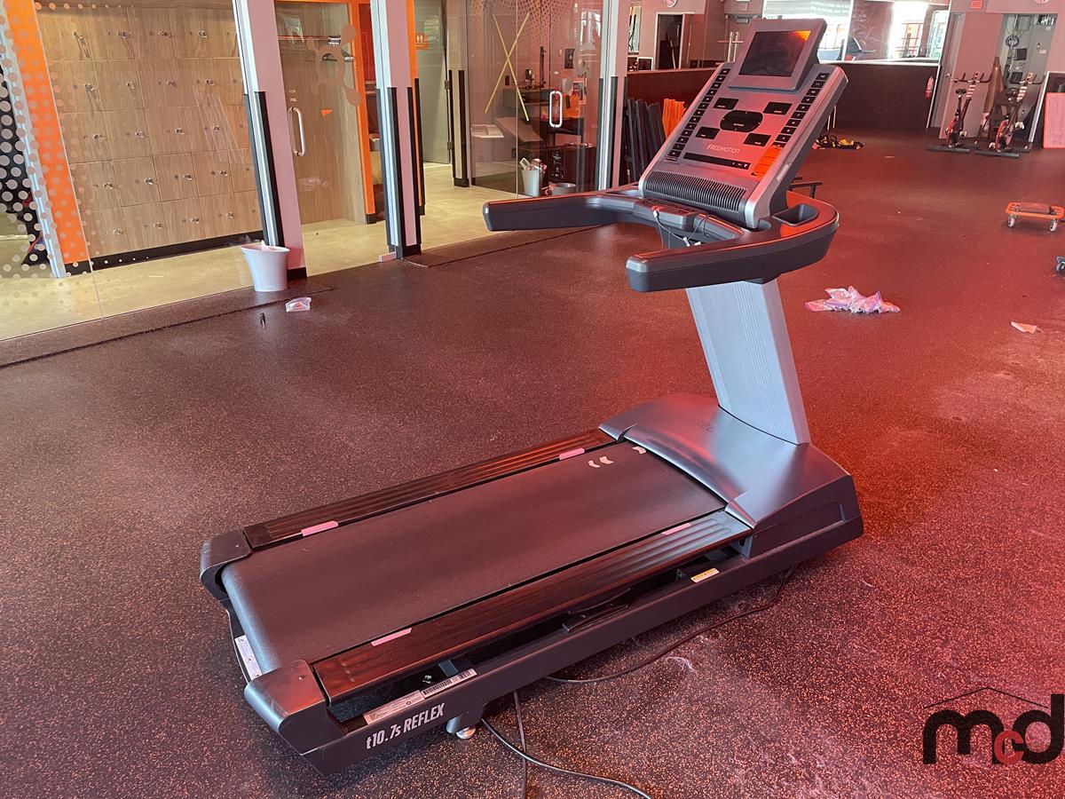 Freemotion t10.7s Reflex Treadmill (Back Two Legs Missing)